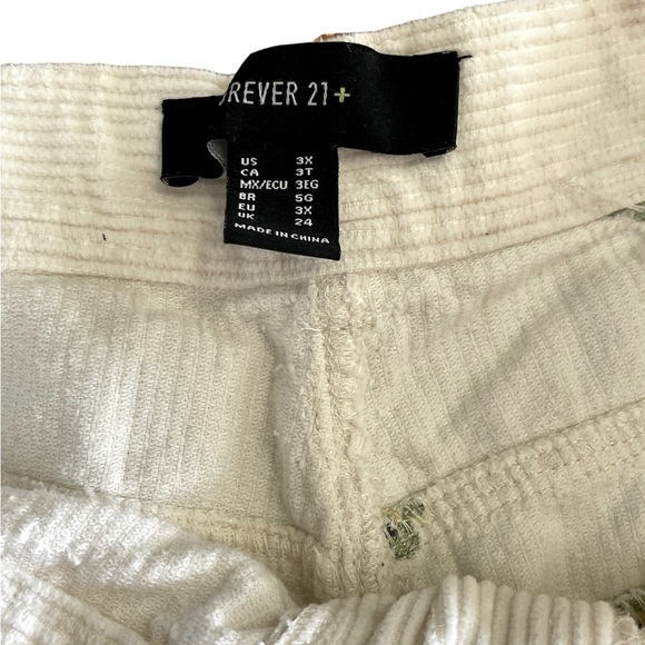 Forever 21+ Smiley Face Corduroy Shorts Size 3X - Picture 6 of 7